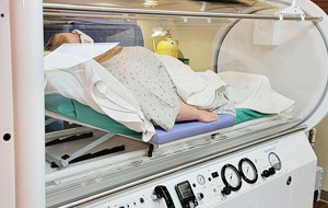 Gas gangrene and hyperbaric oxygen therapy